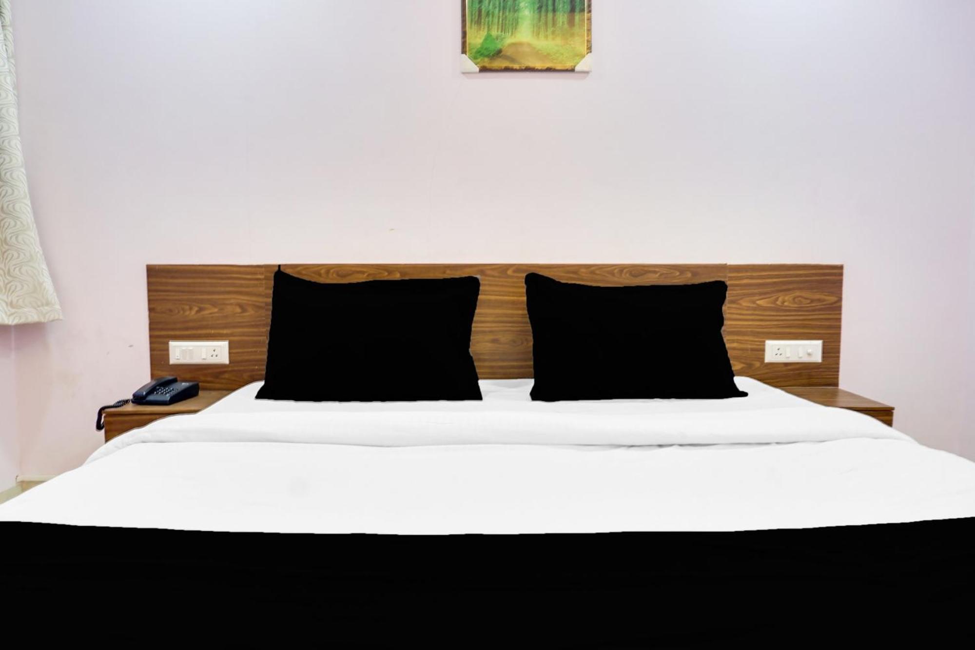 Super Collection O Chandan Nagar Kharadi Formerly Kharadi Inn Pune Exterior photo