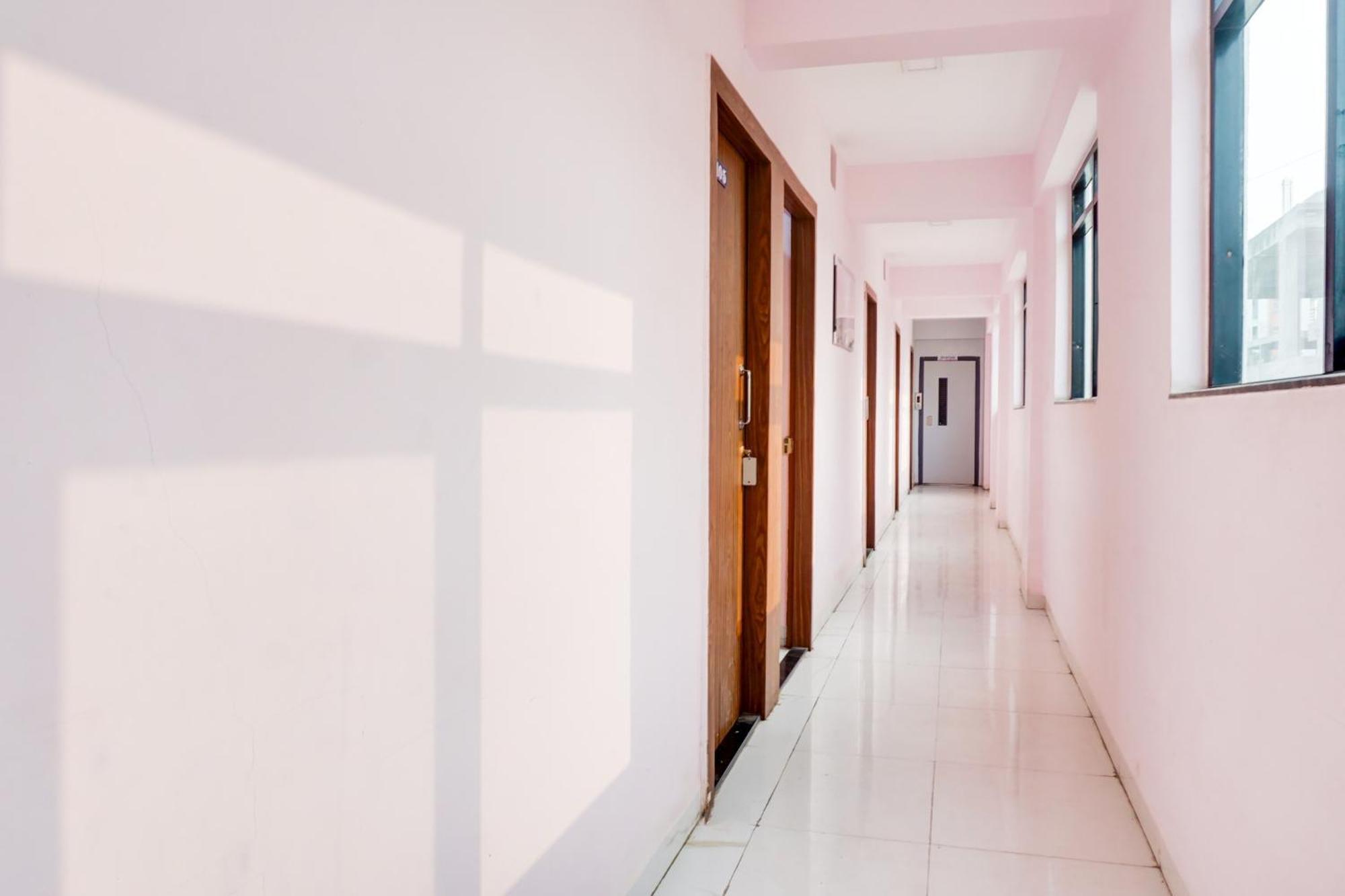 Super Collection O Chandan Nagar Kharadi Formerly Kharadi Inn Pune Exterior photo
