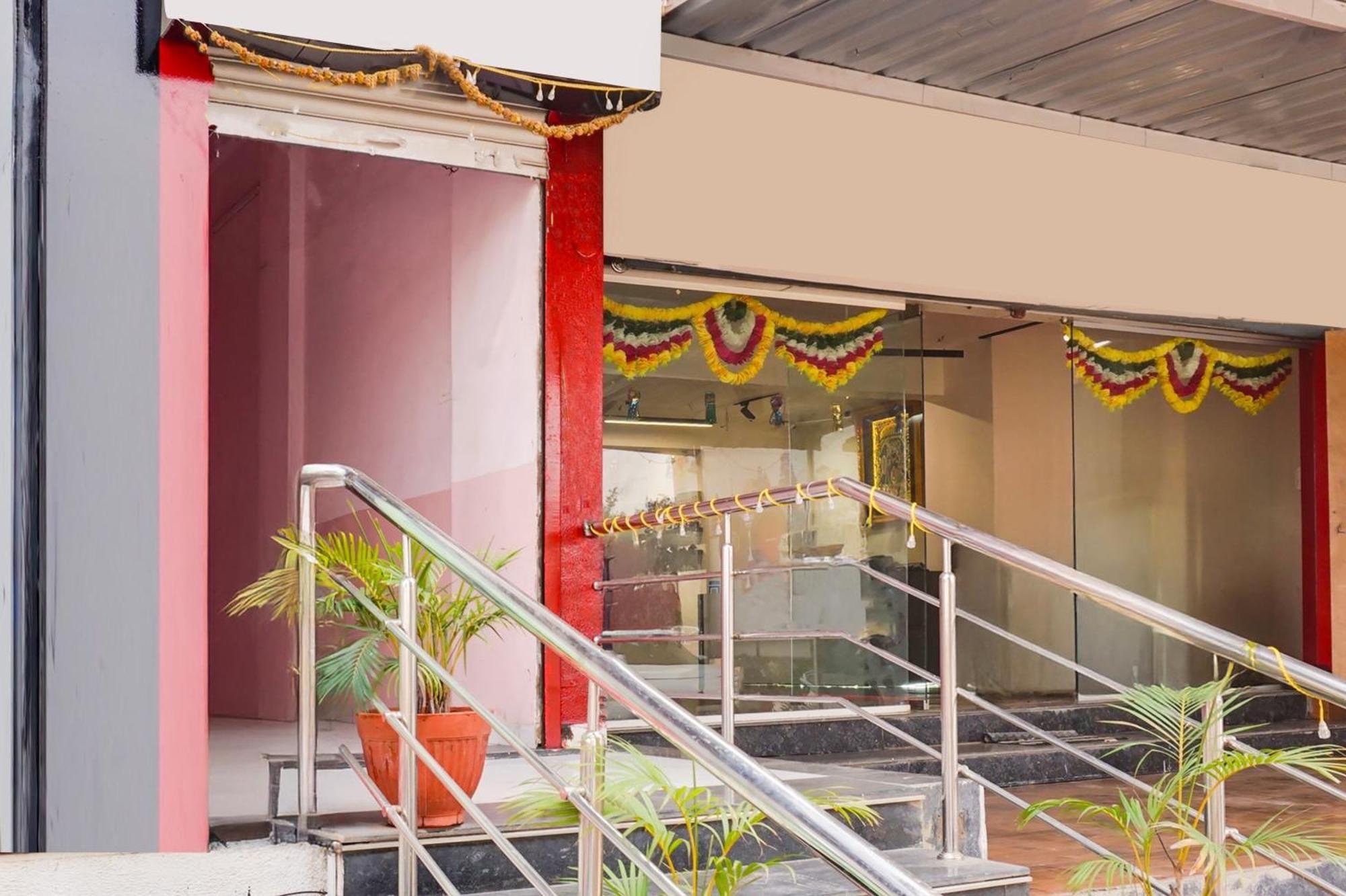 Super Collection O Chandan Nagar Kharadi Formerly Kharadi Inn Pune Exterior photo
